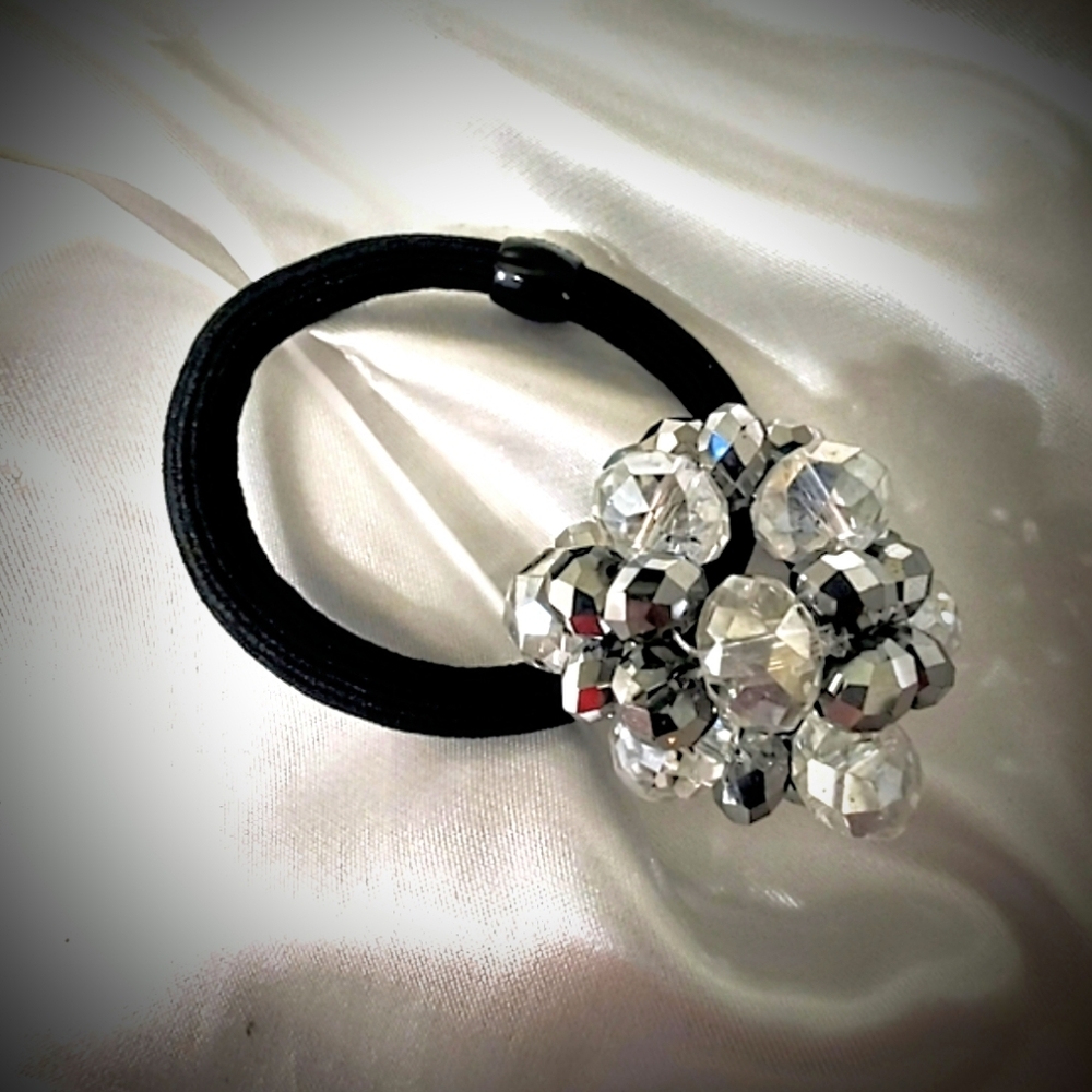 Final $ Elegant Crystal And Silvertone Beads Hair Elastic